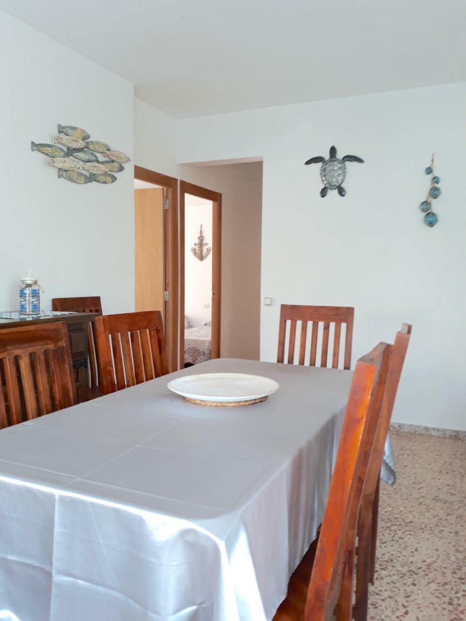 Apartment 4h