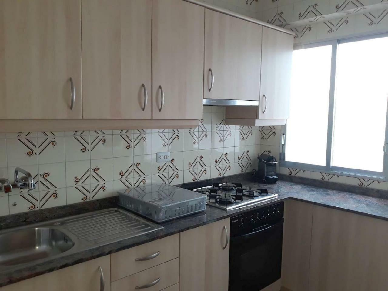 4h Apartment *