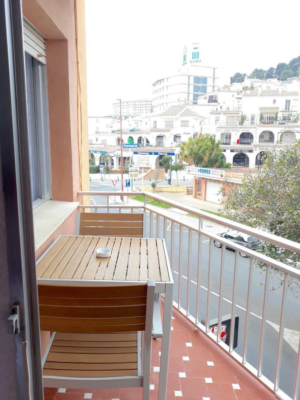 4h Apartment